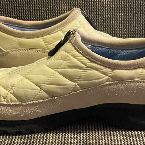 Lands' End Beige Quilted Zip Athletic Shoes - Picture 9 of 14